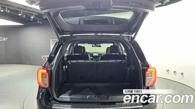 Ford Explorer Explorer 6 поколение 3.0 Platinum 4WD — Фото автомобиля 20