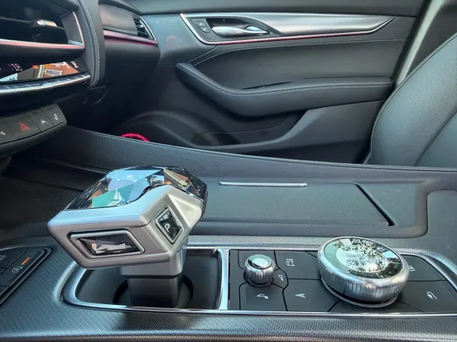 Cadillac CT5 — Фото автомобиля 16
