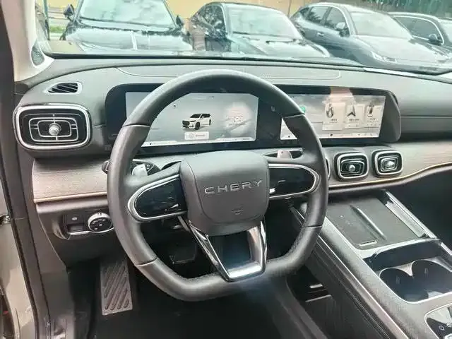 Chery Tiggo 9 2023 2.0T DCT 2WD Luxury 5-Seater — Фото автомобиля 12