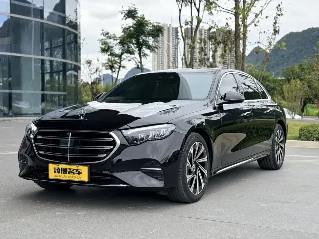 Фотография автомобиля — Mercedes-Benz E-Class