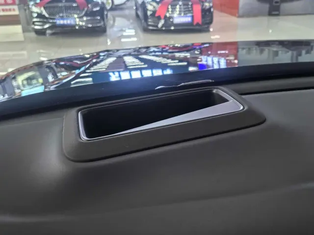 Li Auto L8 — Фото автомобиля 14