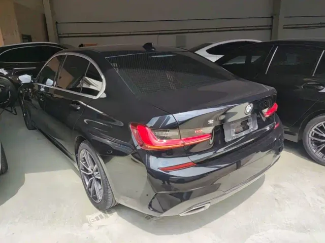 BMW 3 Series — Фото автомобиля 22
