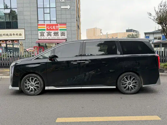 GAC Trumpchi E9 — Фото автомобиля 3