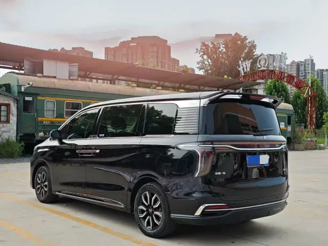 Hongqi HQ9 — Фото автомобиля 16