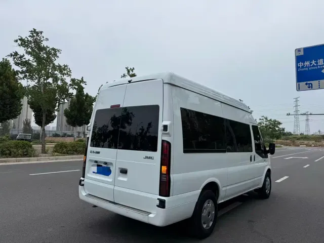 Jiangling JMC Fushun 2022 2.0T Manual Multi-purpose Passenger Vehicle Medium Wheelbase Medium-high Roof 6-7 seater — Фото автомобиля 4
