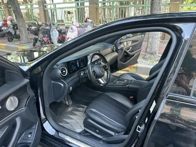 Mercedes-Benz E-Class — Фото автомобиля 6