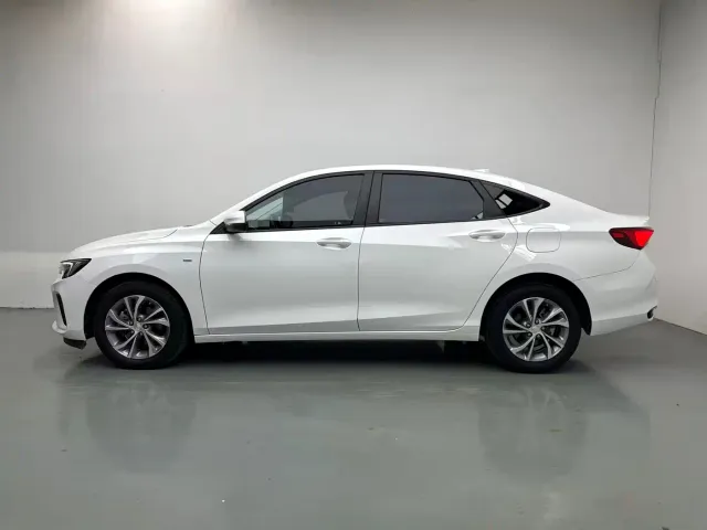 Buick Verano — Фото автомобиля 3