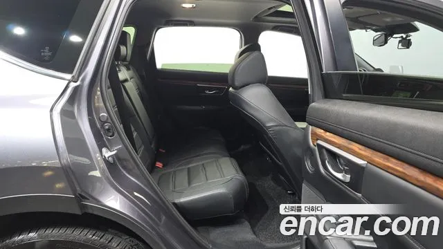 Honda CR-V CR-V 5-е поколение 2.0 гибрид Touring 4WD — Фото автомобиля 12