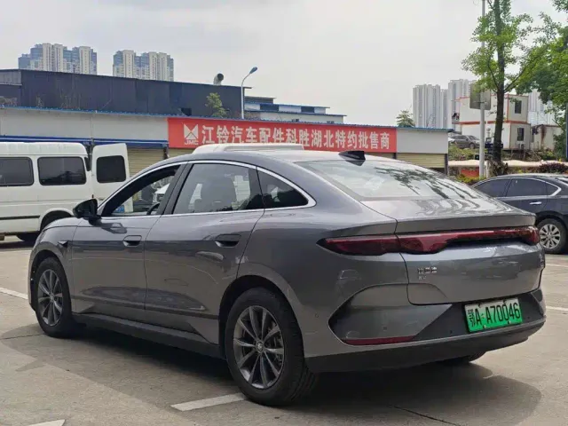 BYD Qin L — Фото автомобиля 19