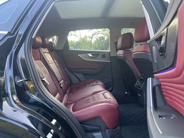 Hongqi HS5 — Фото автомобиля 15