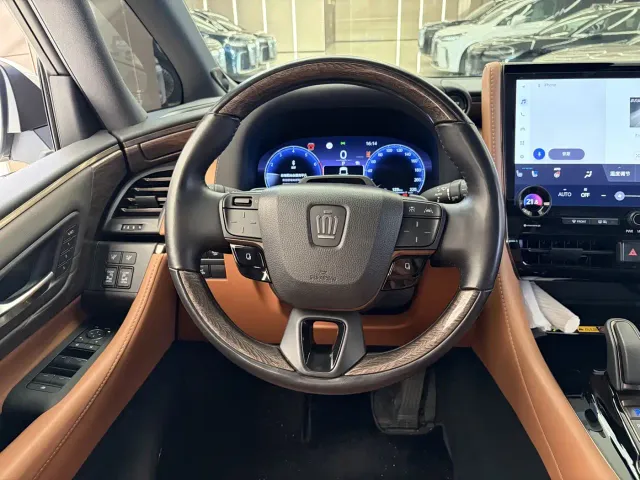 Toyota Vellfire — Фото автомобиля 11