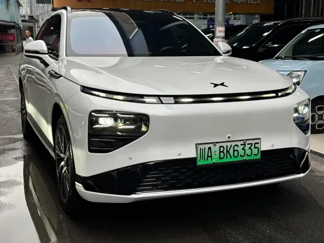Xpeng G9 — Фото автомобиля 3