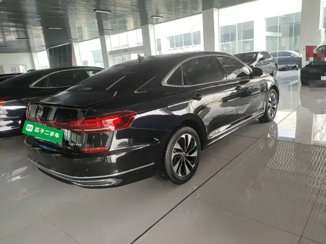 Volkswagen Passat — Фото автомобиля 6