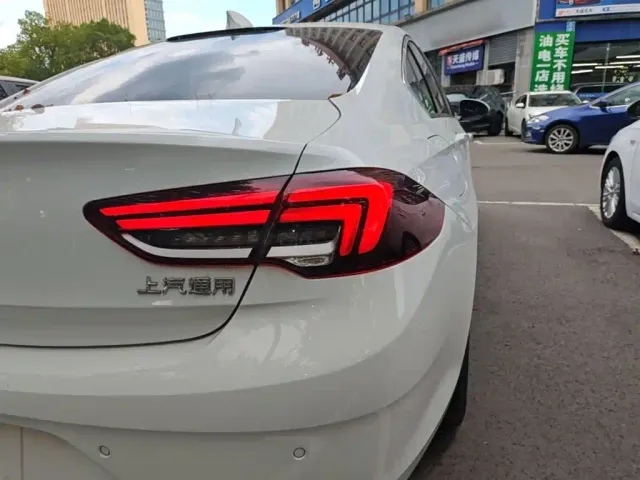 Buick Regal — Фото автомобиля 7