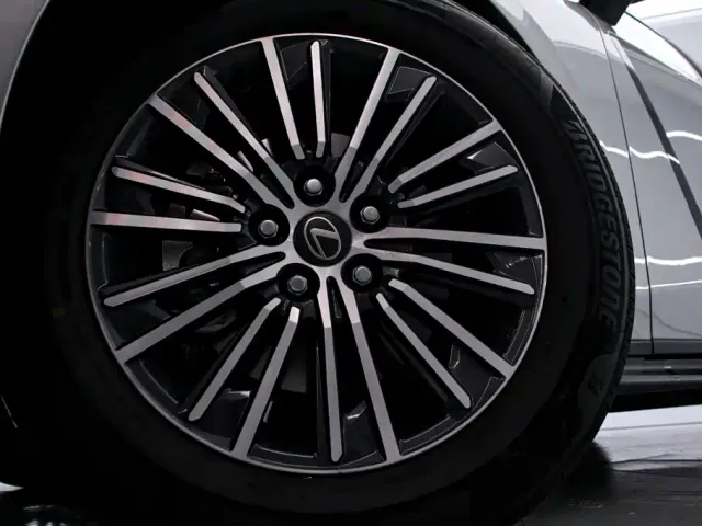 Lexus ES — Фото автомобиля 16