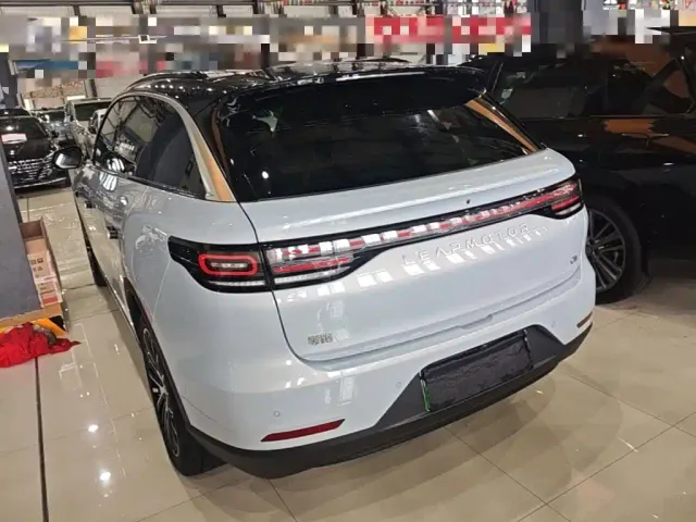 Leapmotor C11 — Фото автомобиля 4