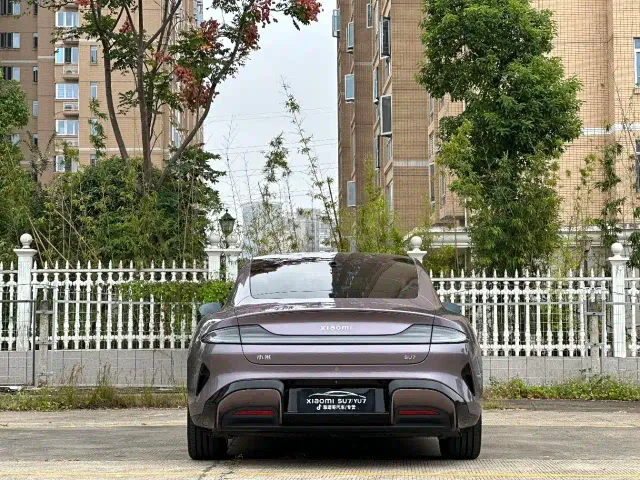 Xiaomi SU7 — Фото автомобиля 8