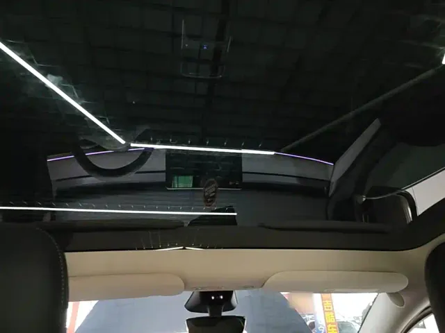 Tesla Model Y — Фото автомобиля 17