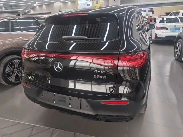 Mercedes-Benz EQE SUV — Фото автомобиля 5