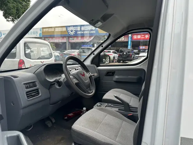 Wuling Yangguang — Фото автомобиля 7