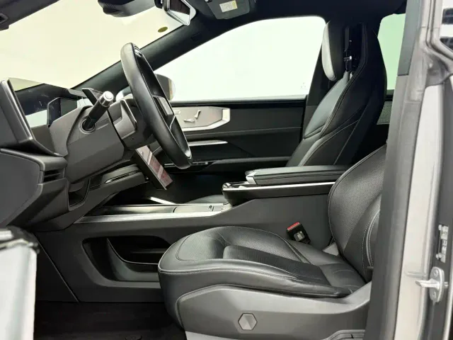 HiPhi HiPhi Y 2023 560km Elite Edition — Фото автомобиля 5