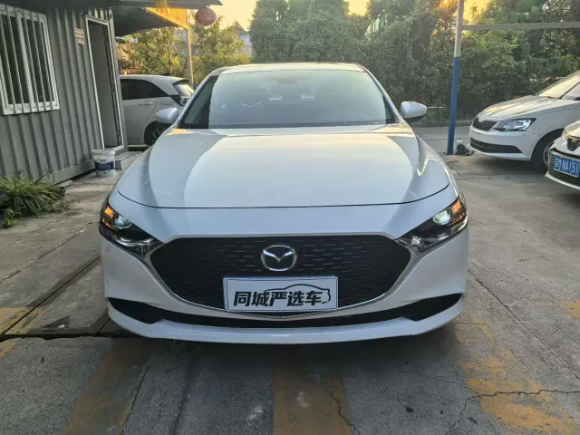 Mazda Axela — Фото автомобиля 2
