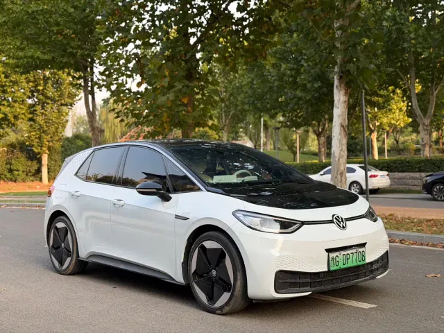 Volkswagen ID.3 — Фото автомобиля 3