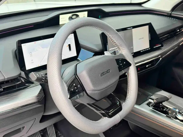 Changan Z6 — Фото автомобиля 12
