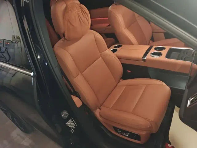 Li Auto L8 — Фото автомобиля 24