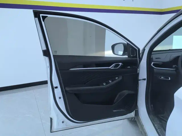 Geely Binyue — Фото автомобиля 7