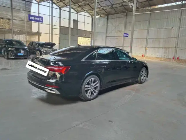 Audi A6L — Фото автомобиля 12