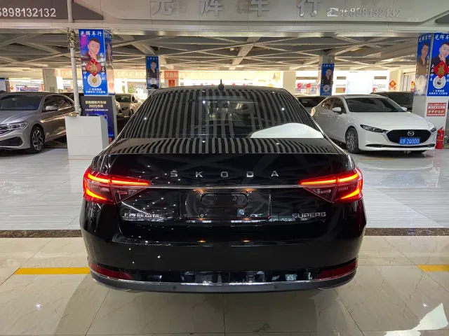 Skoda Superb — Фото автомобиля 5