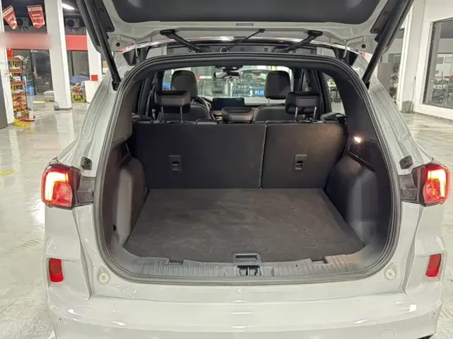 Ford Escape — Фото автомобиля 6