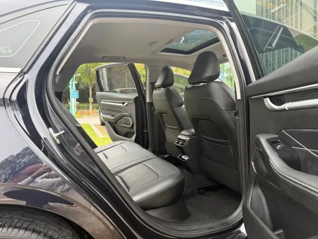 Geely Emgrand — Фото автомобиля 13