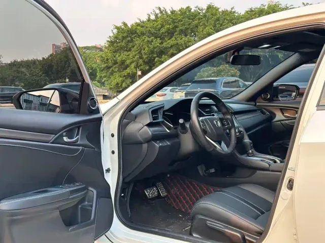 Honda Civic — Фото автомобиля 4