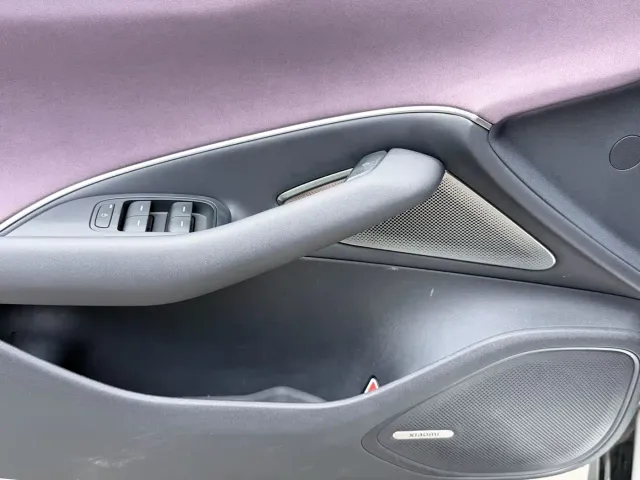 Xiaomi SU7 — Фото автомобиля 13