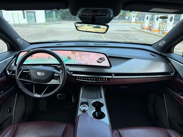 Cadillac XT5 — Фото автомобиля 11