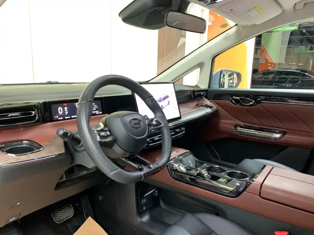GAC Trumpchi E8 — Фото автомобиля 7
