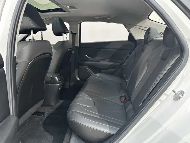 Hyundai Elantra — Фото автомобиля 14