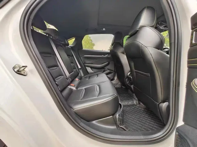 Geely Xingrui — Фото автомобиля 10