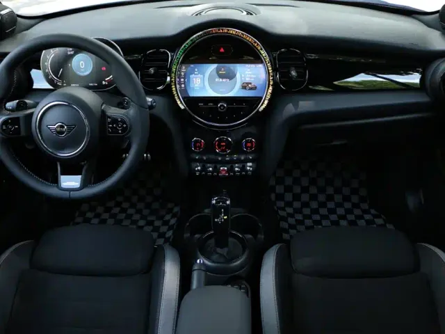 MINI Hatch — Фото автомобиля 20