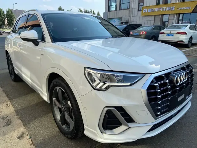 Audi Q3 — Фото автомобиля 3