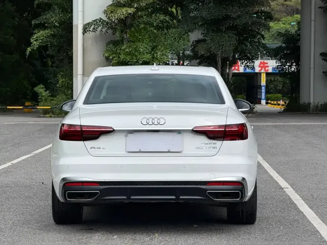Audi A4L — Фото автомобиля 4