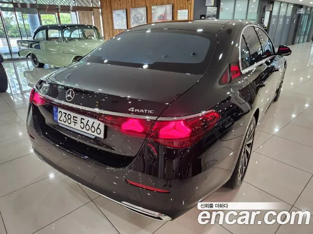 Mercedes-Benz E-Class E-класс W214 E300 4MATIC Exclusive — Фото автомобиля 2