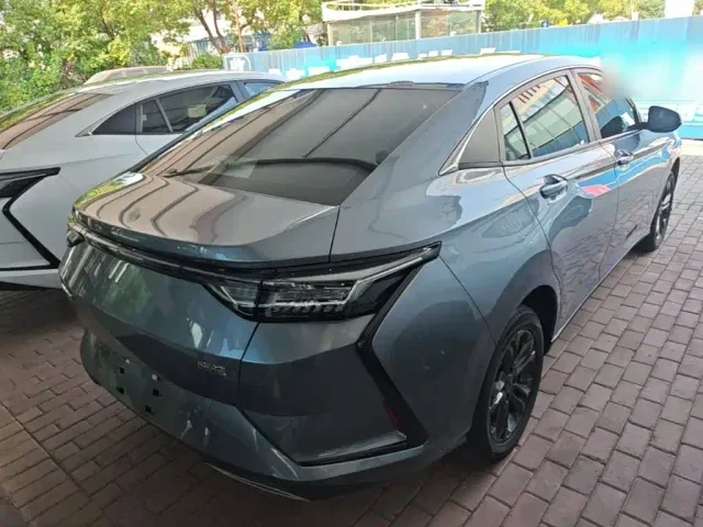 Dongfeng Yixuan — Фото автомобиля 6