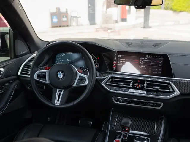 BMW X5 M — Фото автомобиля 11
