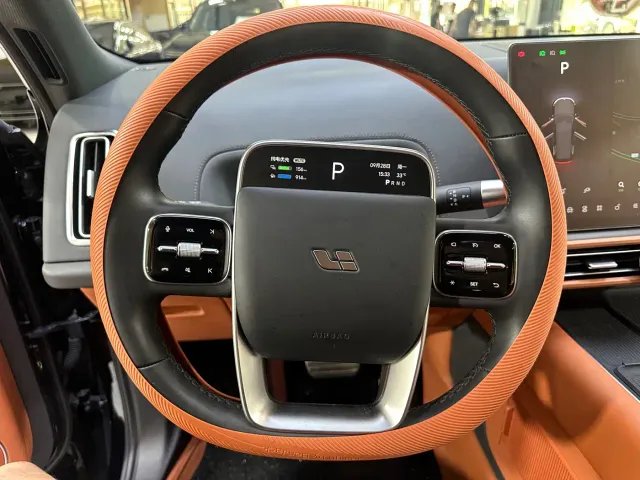 Li Auto L9 — Фото автомобиля 21