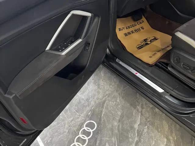 Audi Q3 — Фото автомобиля 12