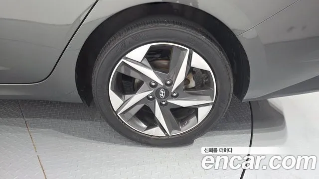 Hyundai AVANTE Avante (CN7) — Фото автомобиля 21