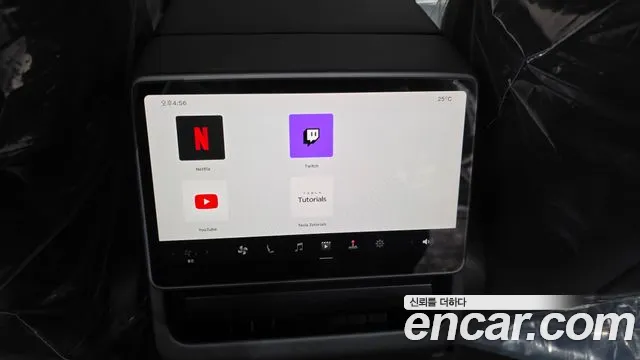 Tesla Model Y — Фото автомобиля 18